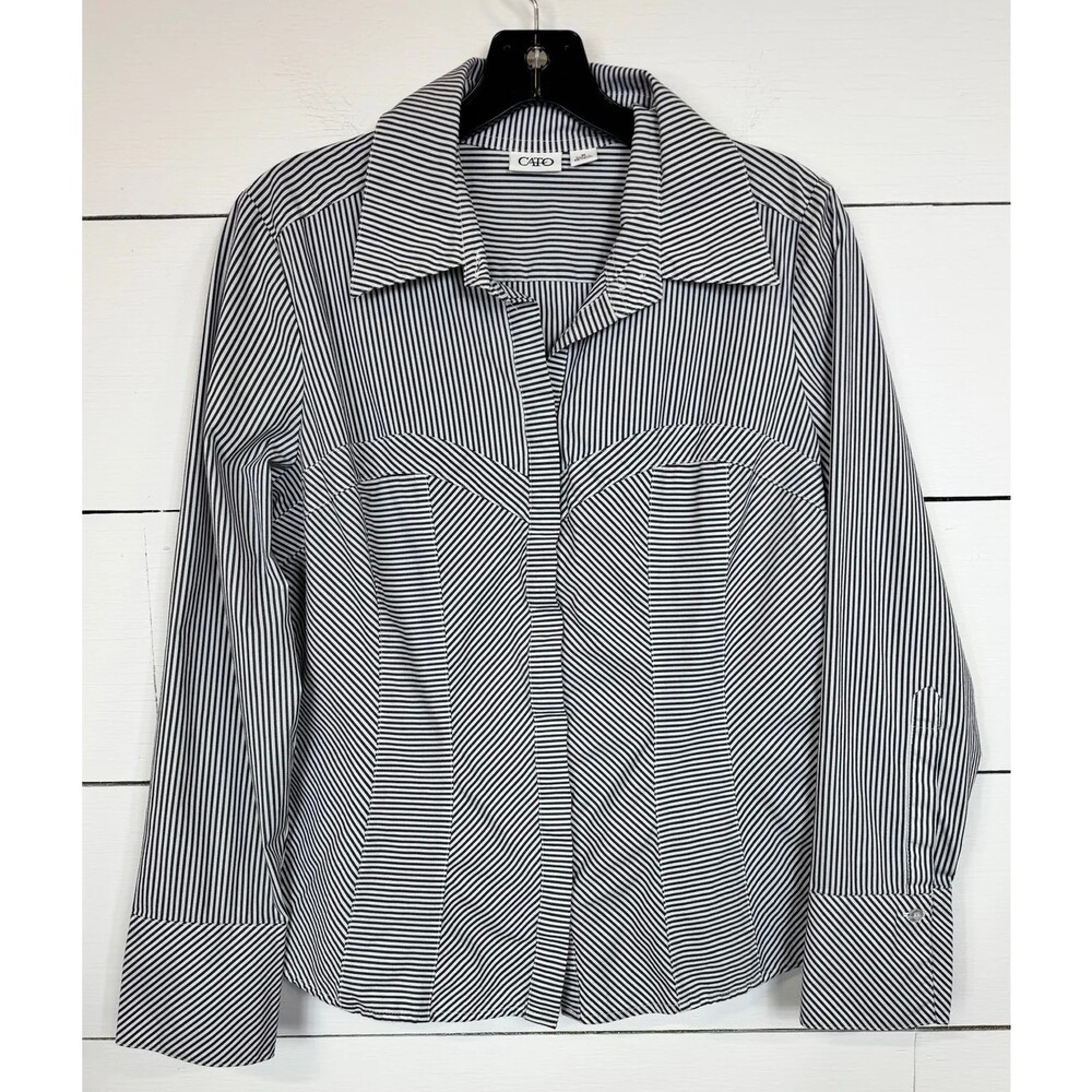 Cato Long Sleeve Button Up Shirt Women's Size Medium